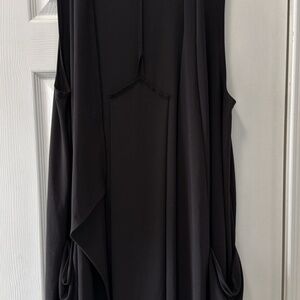 Sympli long black vest